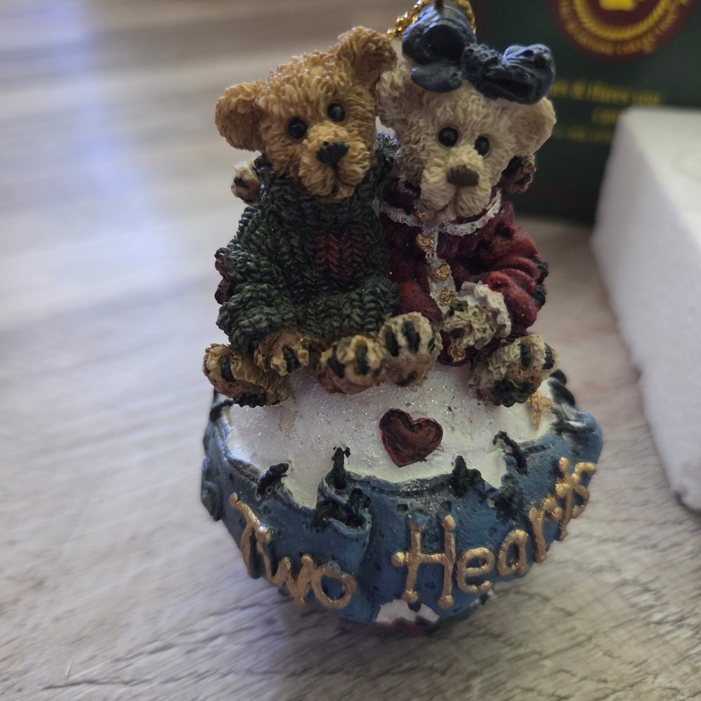 Boyds Bears & Friends Two Hearts One Soul Ornament 25707 Bearstone 1998 Box